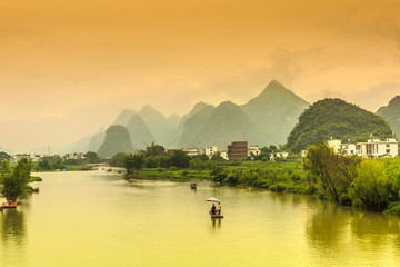 初一上地理南极洲的自然环境手抄报