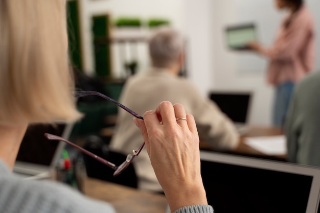 初一上地理南极洲的自然环境手抄报